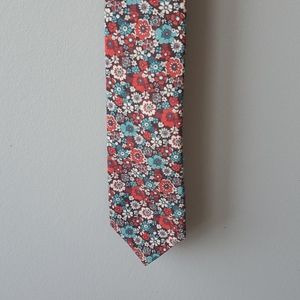 Floral tie
